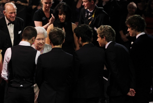 one direction,1d,royal variety show 2012,harry styles,liam payne,louis tomlinson,niall horan,zayn malik,1d meeting the queen